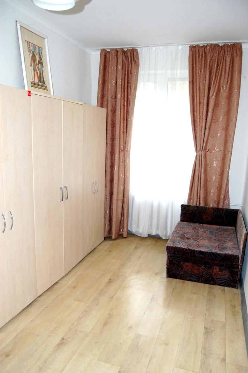 Standard Apartment On Umanskaya Kijev Kültér fotó