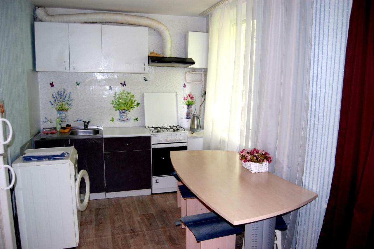 Standard Apartment On Umanskaya Kijev Kültér fotó